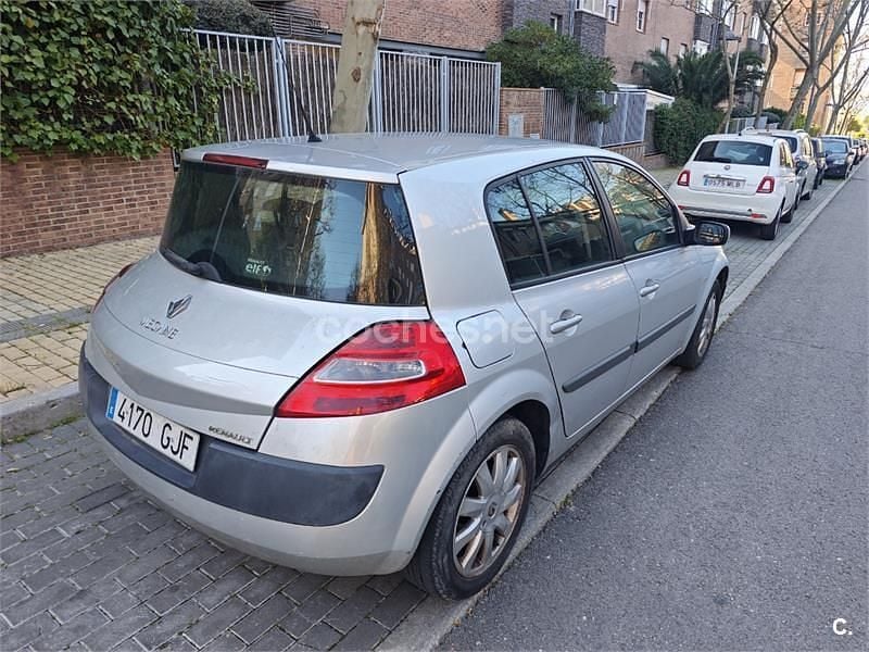 Usado Renault Mégane II 105 CV (77 kW) 2008 Gris / plata Berlina