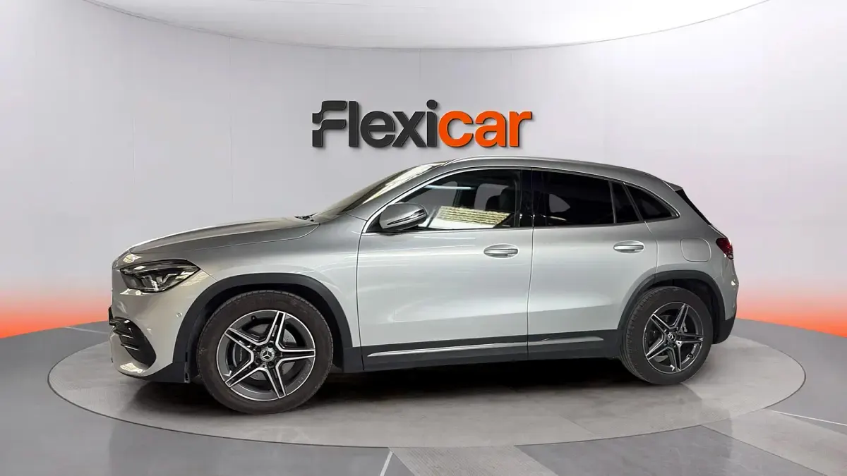 Usado Mercedes GLA180 122 CV (89 kW) 2020 Gris SUV