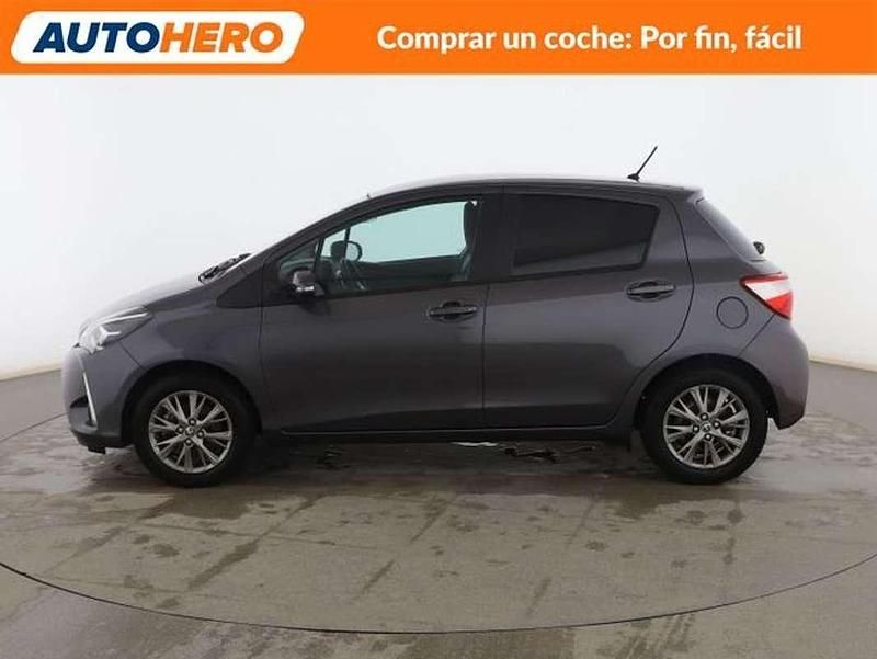 Usado Toyota Yaris Active 110 CV (80 kW) 2019 Gris Berlina