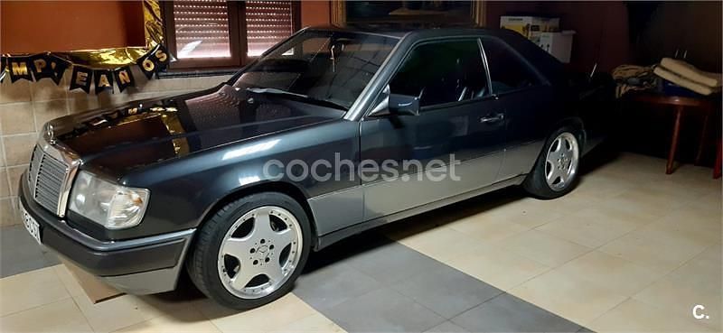Usado Mercedes E300 220 CV (161 kW) 1992 Negro Descapotable