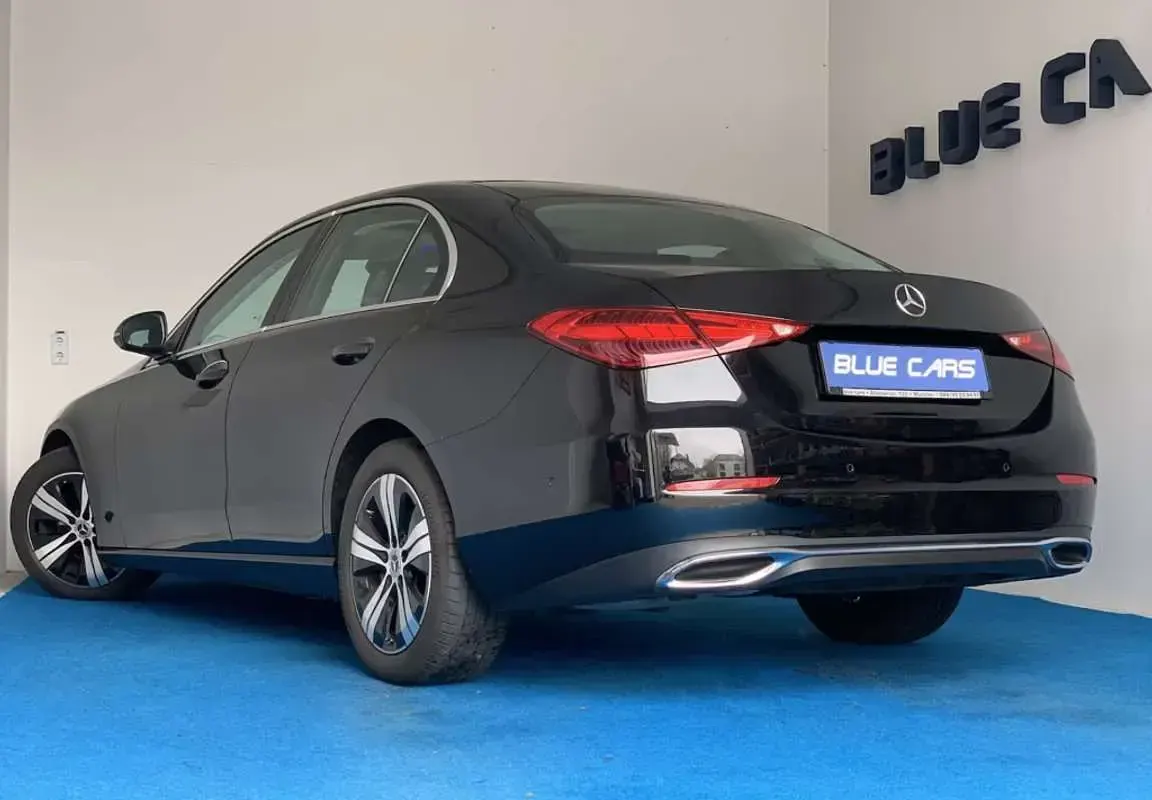 Usado Mercedes C200 163 CV (119 kW) 2023 Negro Berlina