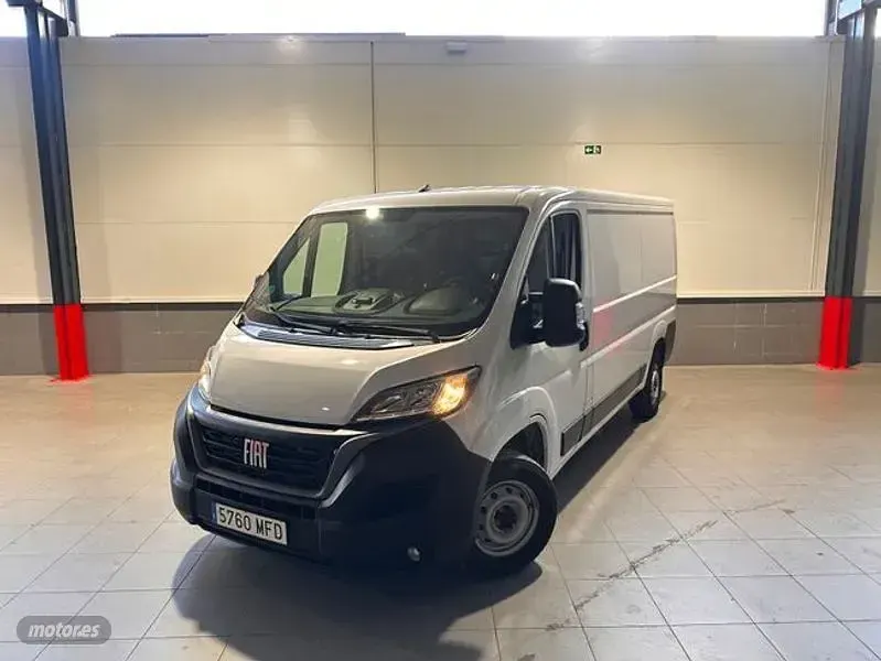 Usado Fiat Ducato 140 CV (102 kW) 2023 Blanco Van