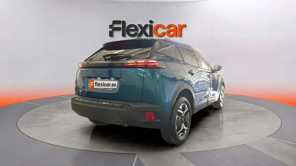 Usado Peugeot 2008 Allure 101 CV (74 kW) 2025 Verde SUV
