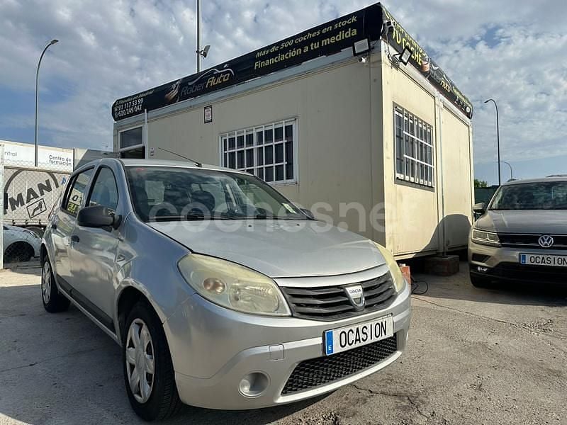 Gris / plata Usado 2010 Dacia Sandero Base Utilitario | 2997 € (Buen precio) - Imagen 1/4