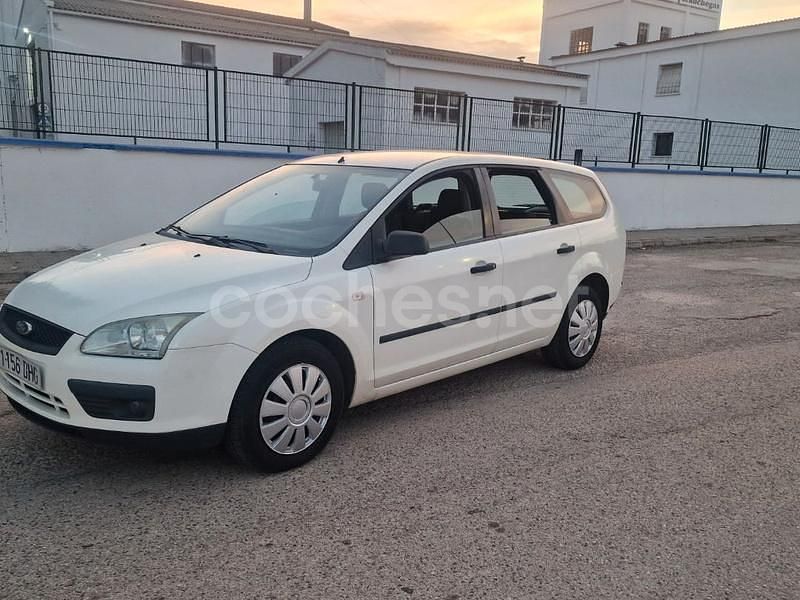 Blanco Usado 2006 Ford Focus Ghia Familiar | 2499 € (Buen precio) - Imagen 1/4