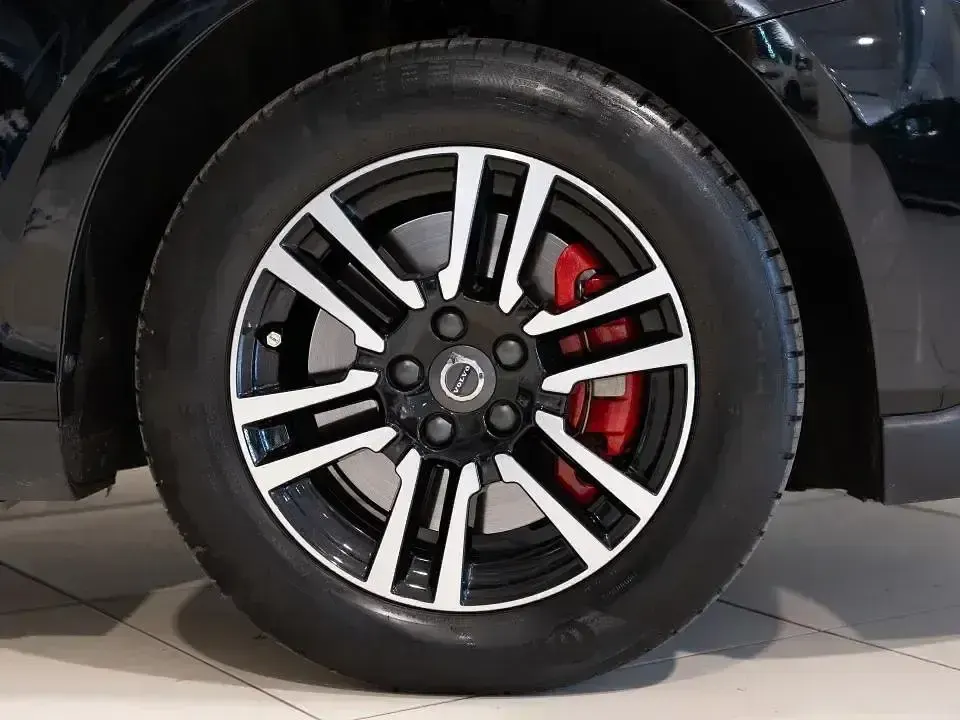 Usado Volvo V40 CC 152 CV (111 kW) 2017 Negro Familiar