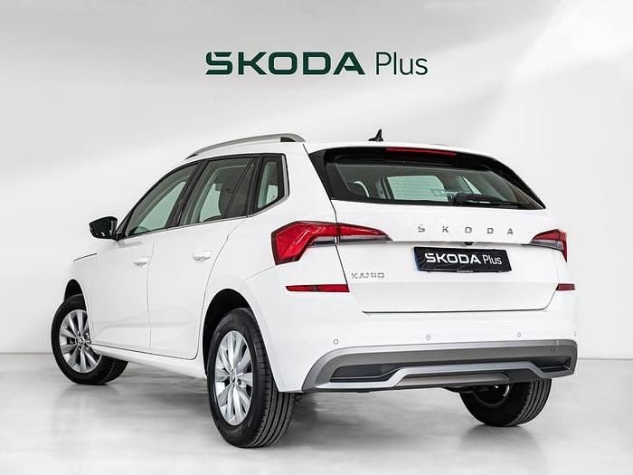 Usado Skoda Kamiq Ambition 110 CV (80 kW) 2021 Blanco SUV