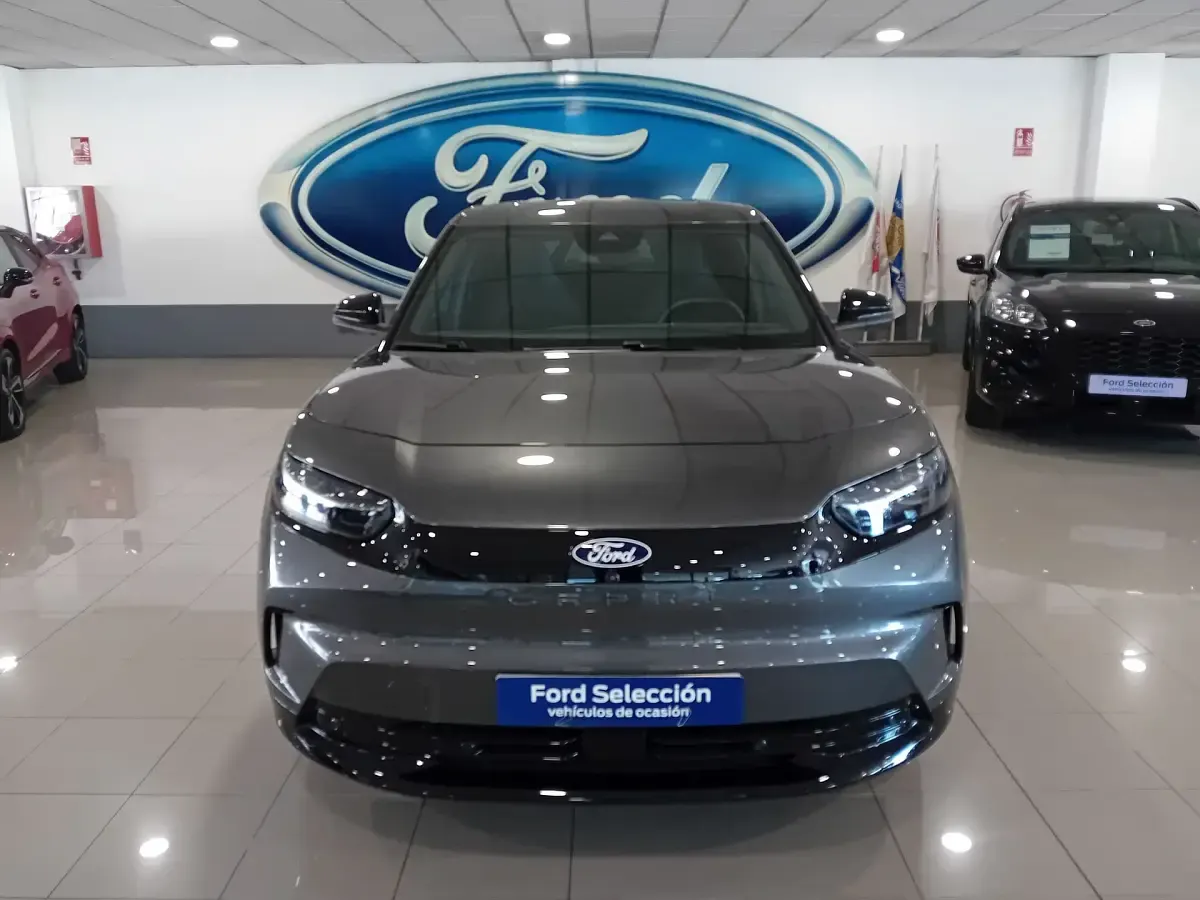 Usado Ford Capri Premium 210 kW (286 CV) 2024 Gris magnetic (metalizado) SUV