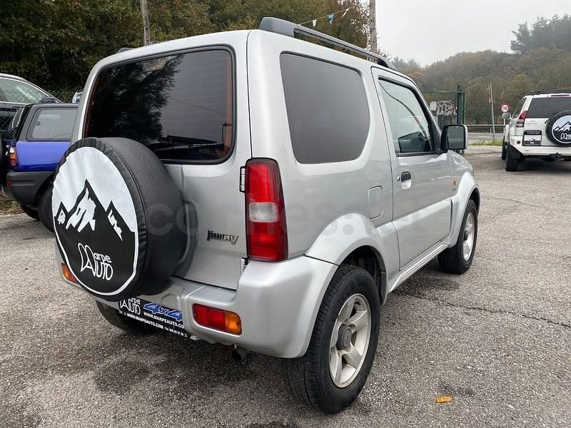 Usado Suzuki Jimny 86 CV (63 kW) 2006 Gris / plata SUV