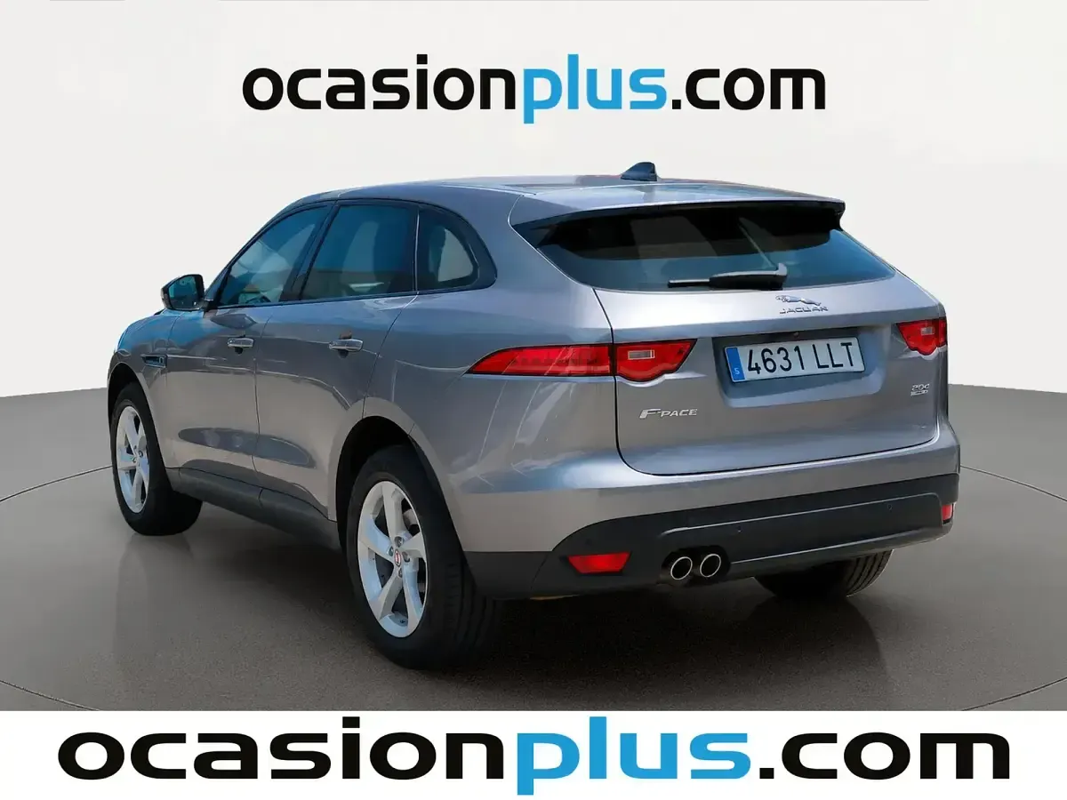 Usado Jaguar F-Pace Prestige 180 CV (132 kW) 2020 Gris SUV