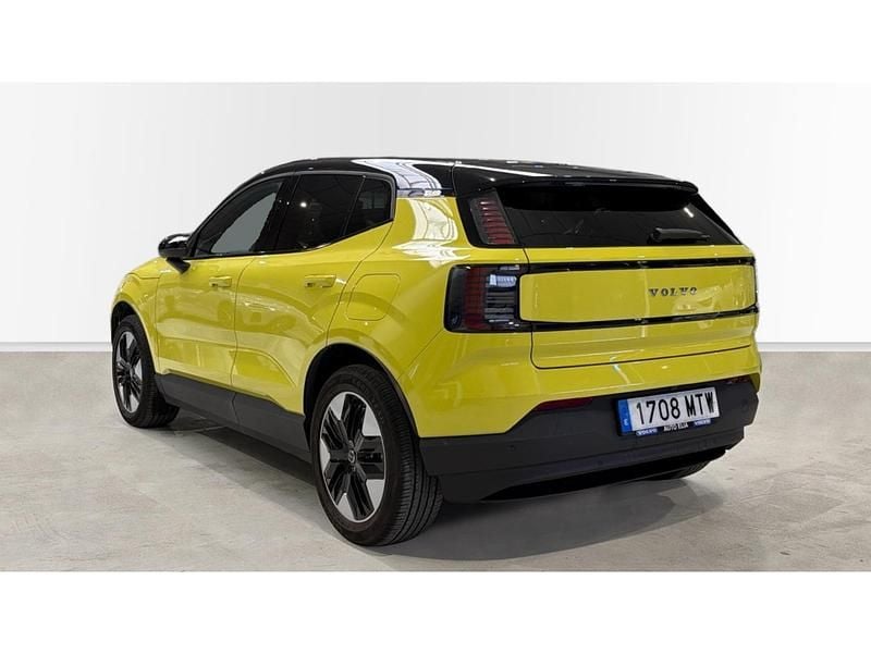 Usado Volvo EX30 Plus 200 kW (272 CV) 2024 Amarillo SUV