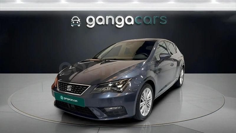 Usado Seat Leon XCELLENCE 130 CV (95 kW) 2020 Gris / plata Berlina