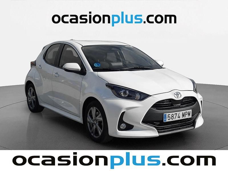 Usado Toyota Yaris Hybrid Active 116 CV (85 kW) 2024 Blanco Berlina