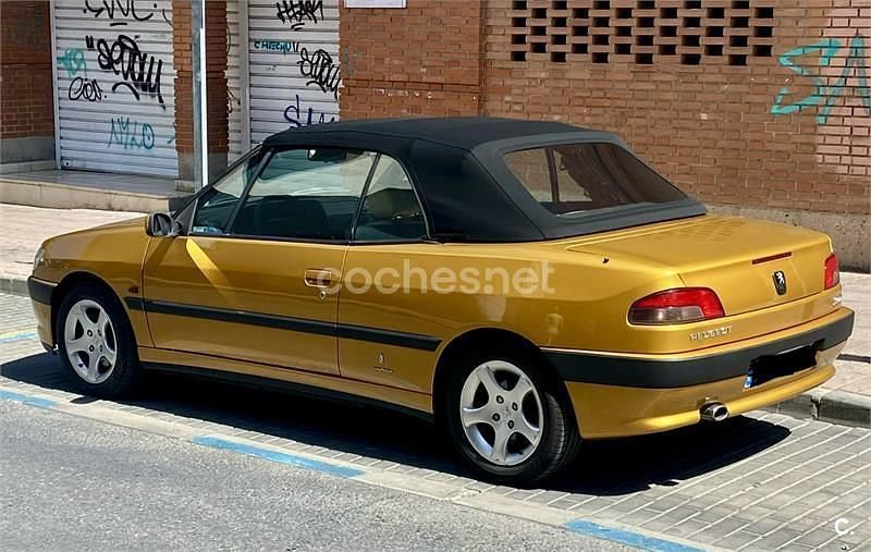 Usado Peugeot 306 Cabriolet 135 CV (99 kW) 1998 Beige Descapotable