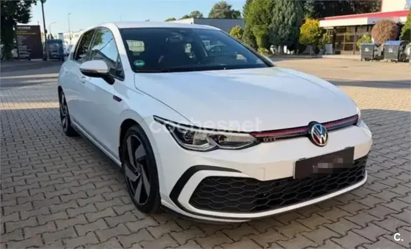 Usado VW Golf VIII GTI 245 CV (180 kW) 2021 Blanco Berlina