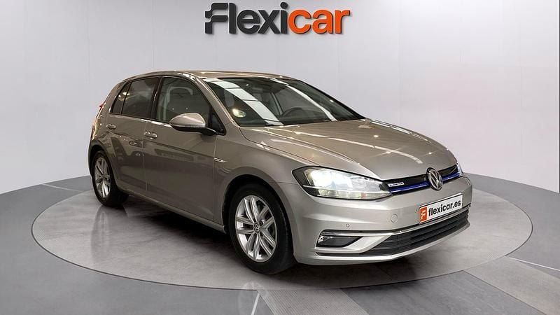 Usado VW Golf VII Advance 150 CV (110 kW) 2019 Gris Berlina