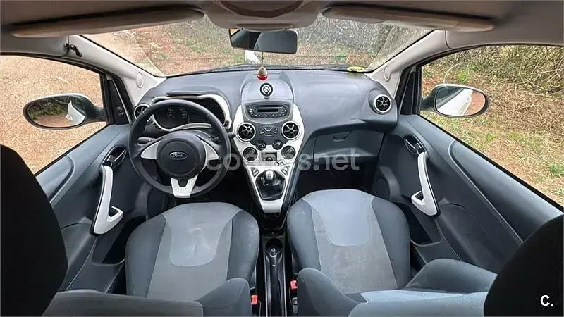Usado Ford Ka Titanium 75 CV (55 kW) 2010 Blanco Utilitario