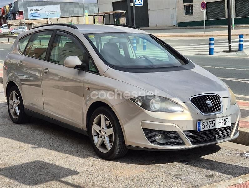 Beige Usado 2011 Seat Altea XL Style Monovolumen | 4600 € (Precio justo) - Imagen 1/4