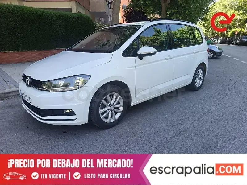 Usado VW Touran Business 115 CV (84 kW) 2018 Blanco Monovolumen