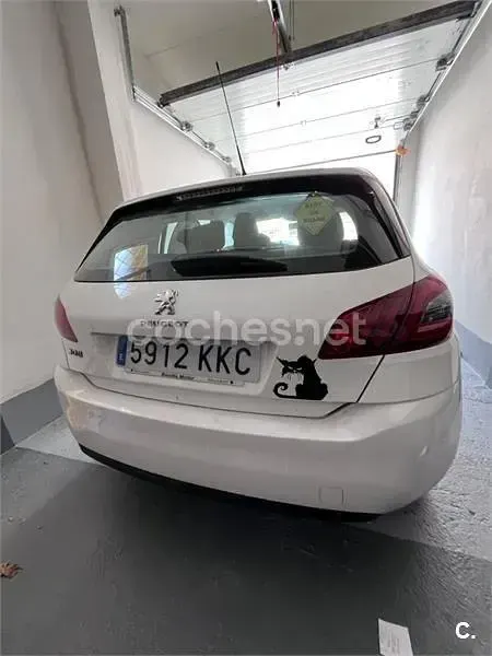 Usado Peugeot 308 Business-Line 100 CV (73 kW) 2018 Blanco Berlina