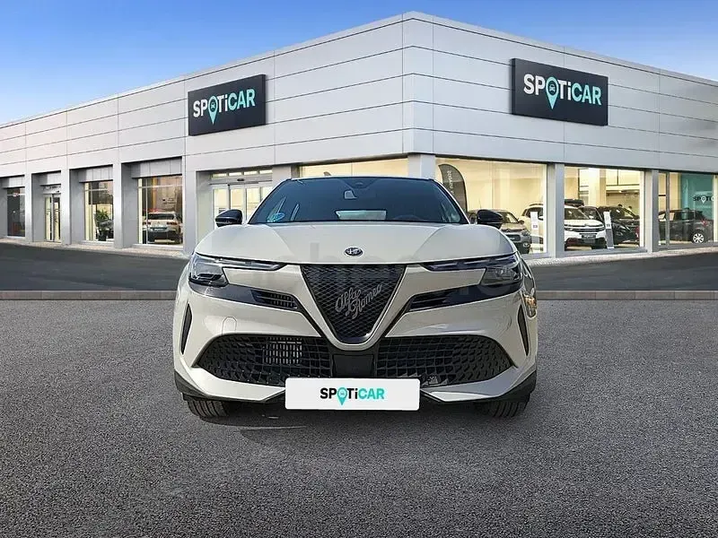 Usado Alfa Romeo Junior 145 CV (106 kW) 2025 Beige SUV