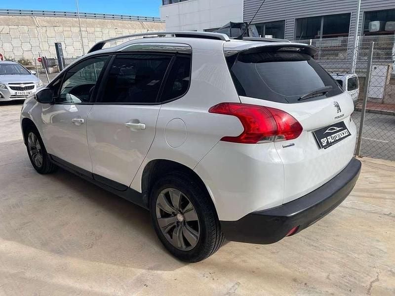 Usado Peugeot 2008 Allure 100 CV (73 kW) 2016 Blanco SUV