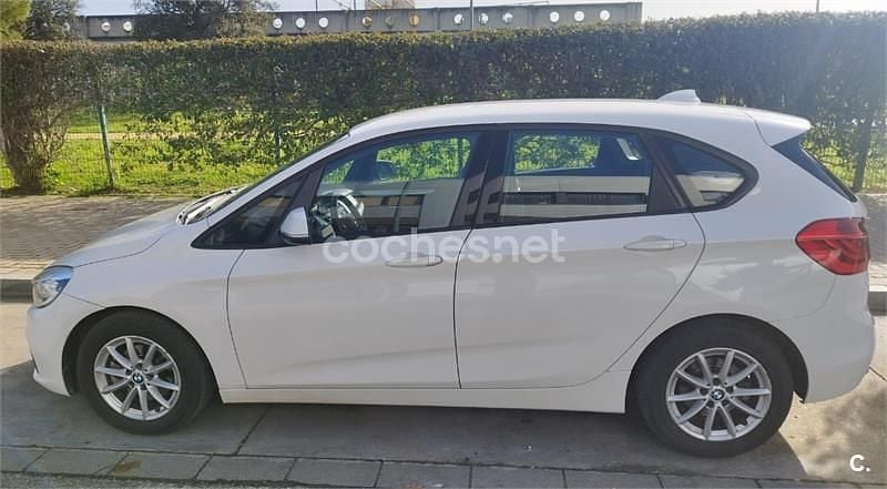 Usado BMW 216 Active Tourer 116 HP (85 kW) 2016 Branco Monovolume