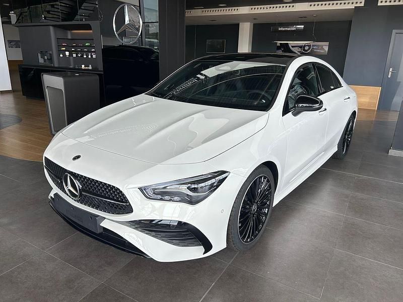 Blanco Nuevo 2025 Mercedes CLA200 Coupe | 56.962 € - Imagen 1/4