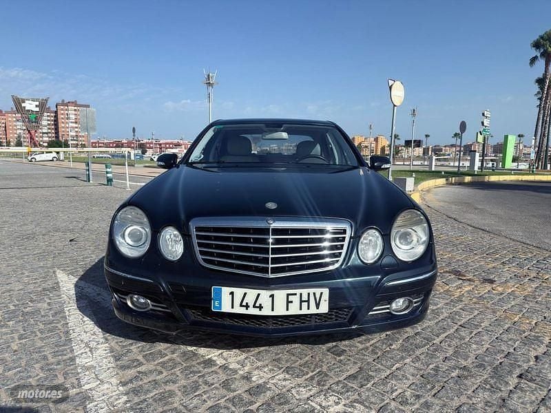 Azul Usado 2006 Mercedes E220 Avantgarde Berlina | 7500 € (Precio justo) - Imagen 1/4