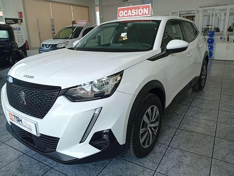 Usado Peugeot 2008 Active 110 CV (80 kW) 2021 Blanco SUV