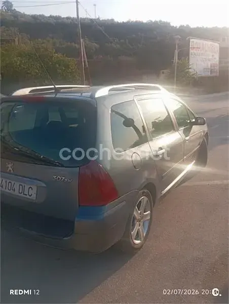 Usado Peugeot 307 90 CV (66 kW) 2005 Gris / plata Familiar