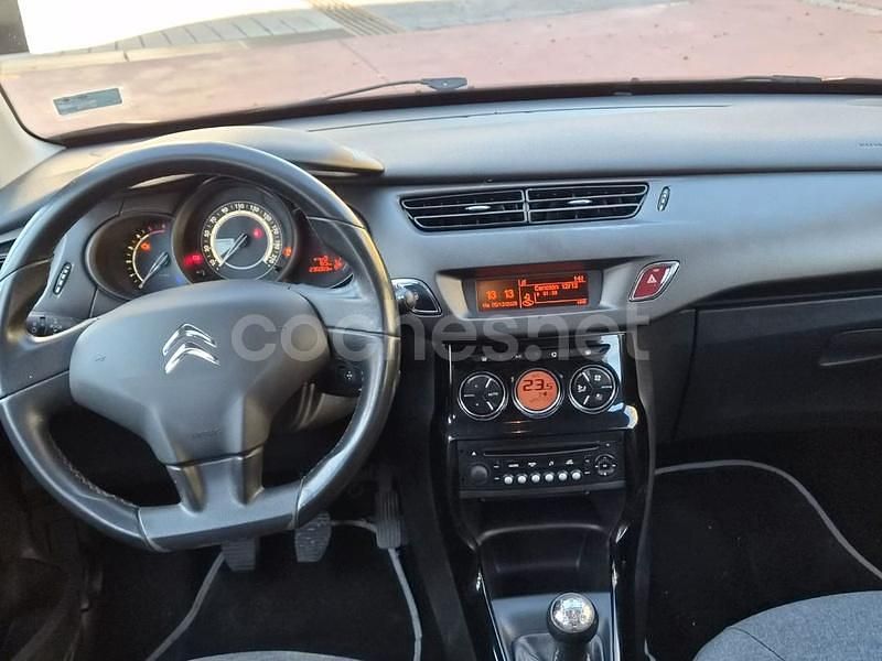 Usado Citroën C3 92 CV (67 kW) 2015 Azul Berlina