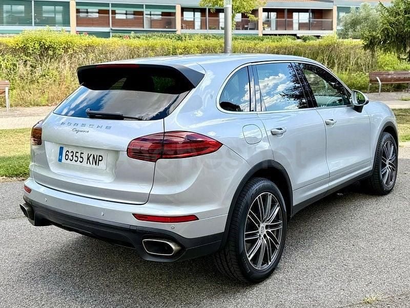 Käytetty Porsche Cayenne 262 HP (192 kW) 2017 Harmaa Katumaasturi
