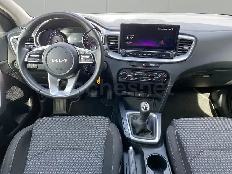 Usado Kia XCeed 100 CV (73 kW) 2025 Blanco SUV