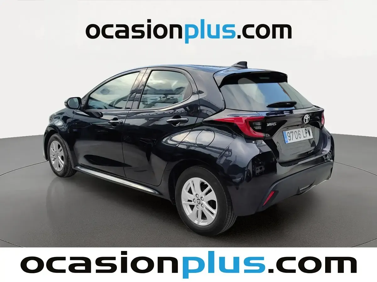 Usado Toyota Yaris Edition 125 CV (91 kW) 2021 Negro Utilitario