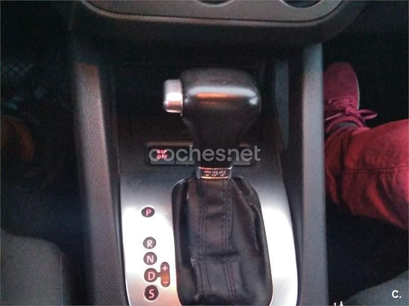 Usado VW Golf V Highline 105 CV (77 kW) 2007 Blanco Berlina