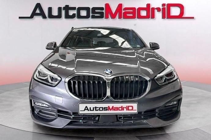 Usado BMW 118 Comfort Edition 150 CV (110 kW) 2020 Gris Utilitario