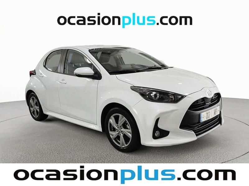 Usado Toyota Yaris Hybrid Active 116 CV (85 kW) 2024 Blanco Utilitario