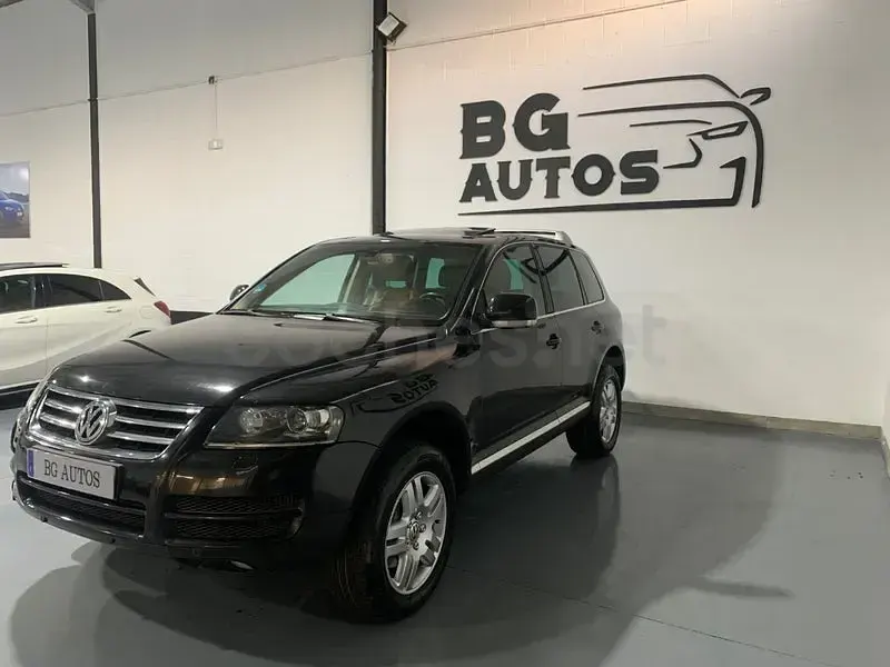 Usado VW Touareg 225 CV (165 kW) 2006 Negro SUV