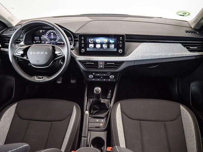 Usado Skoda Scala Selection 115 CV (84 kW) 2025 Negro Utilitario