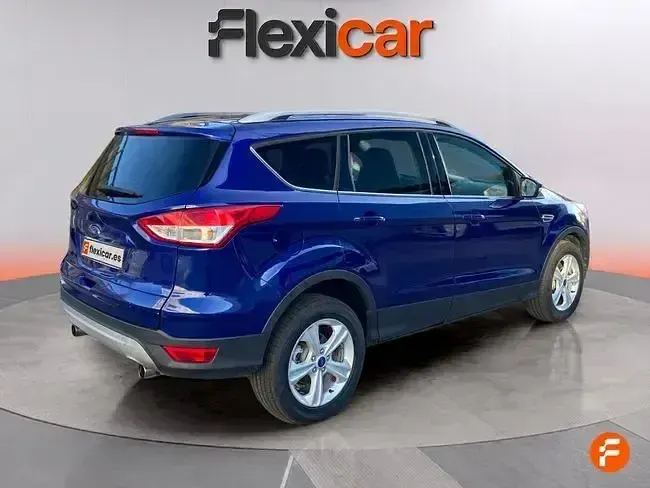 Usado Ford Kuga Trend 120 CV (88 kW) 2016 Azul SUV