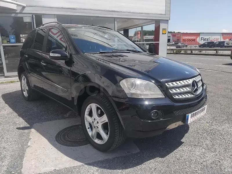 Usado Mercedes ML320 224 CV (164 kW) 2006 Negro SUV