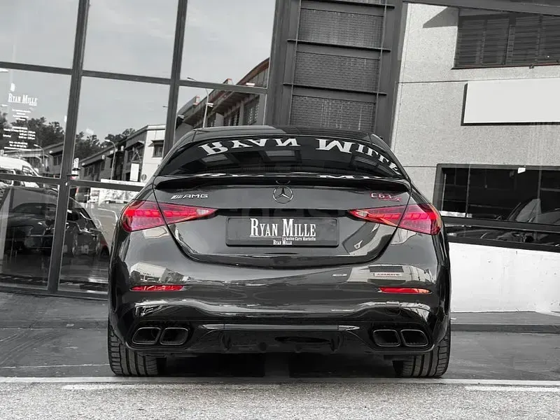 Usado Mercedes C63S AMG 680 CV (500 kW) 2024 Gris / plata Berlina
