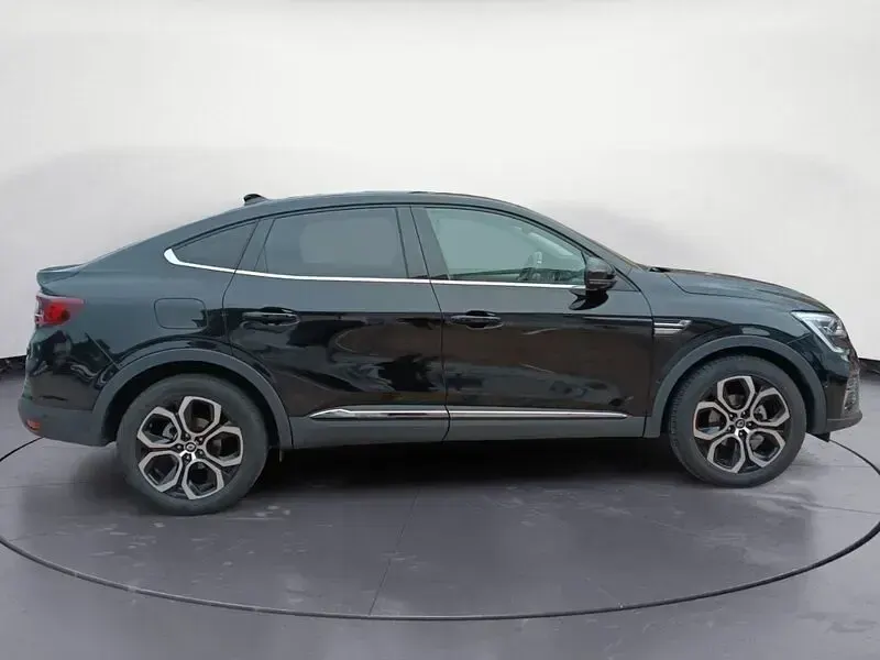 Usado Renault Arkana Zen 145 CV (106 kW) 2022 Negro SUV