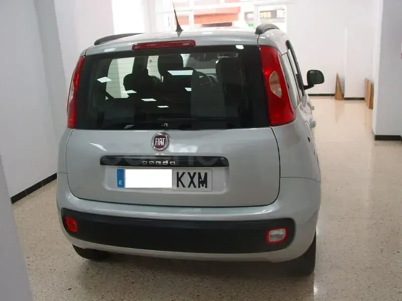 Usado Fiat Panda Lounge 69 CV (50 kW) 2019 Gris / plata Utilitario