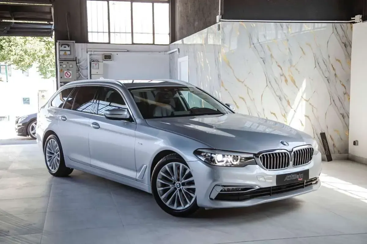 Usado BMW 520 Luxury Line 190 CV (139 kW) 2017 Gris / plata Familiar