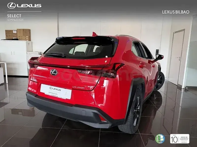 Usado Lexus UX Business Edition 184 CV (135 kW) 2022 Rojo SUV