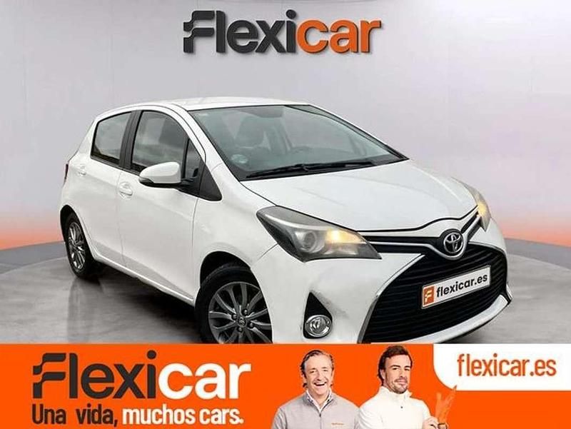 Usado Toyota Yaris Active 99 CV (72 kW) 2016 Blanco Utilitario