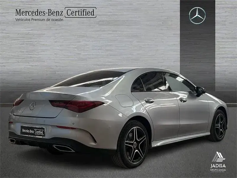 Usado Mercedes CLA250e 218 CV (160 kW) 2025 Plata hightech Coupe