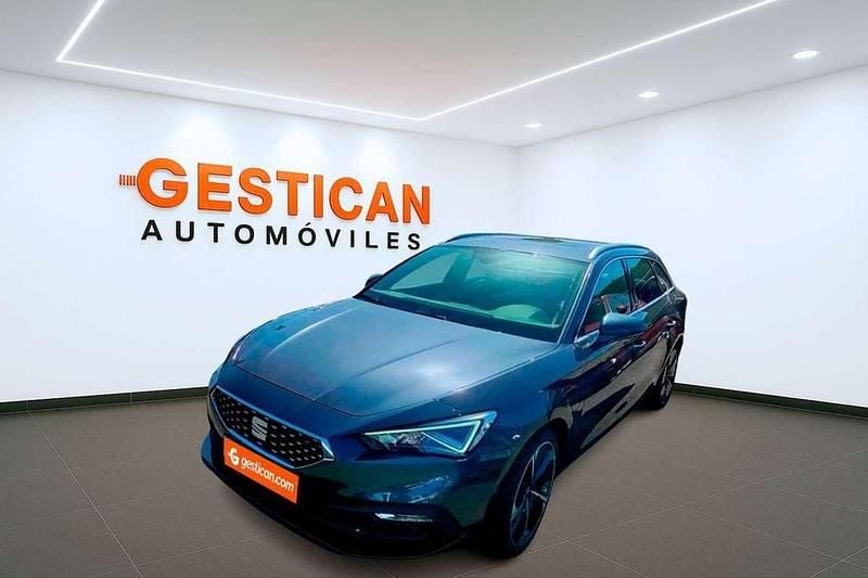 Gris Usado 2021 Seat Leon XCELLENCE Berlina | 19.990 € (Precio justo) - Imagen 1/4